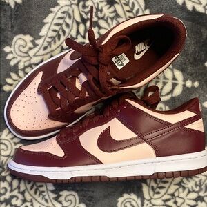 6.5 Dunks NWT
